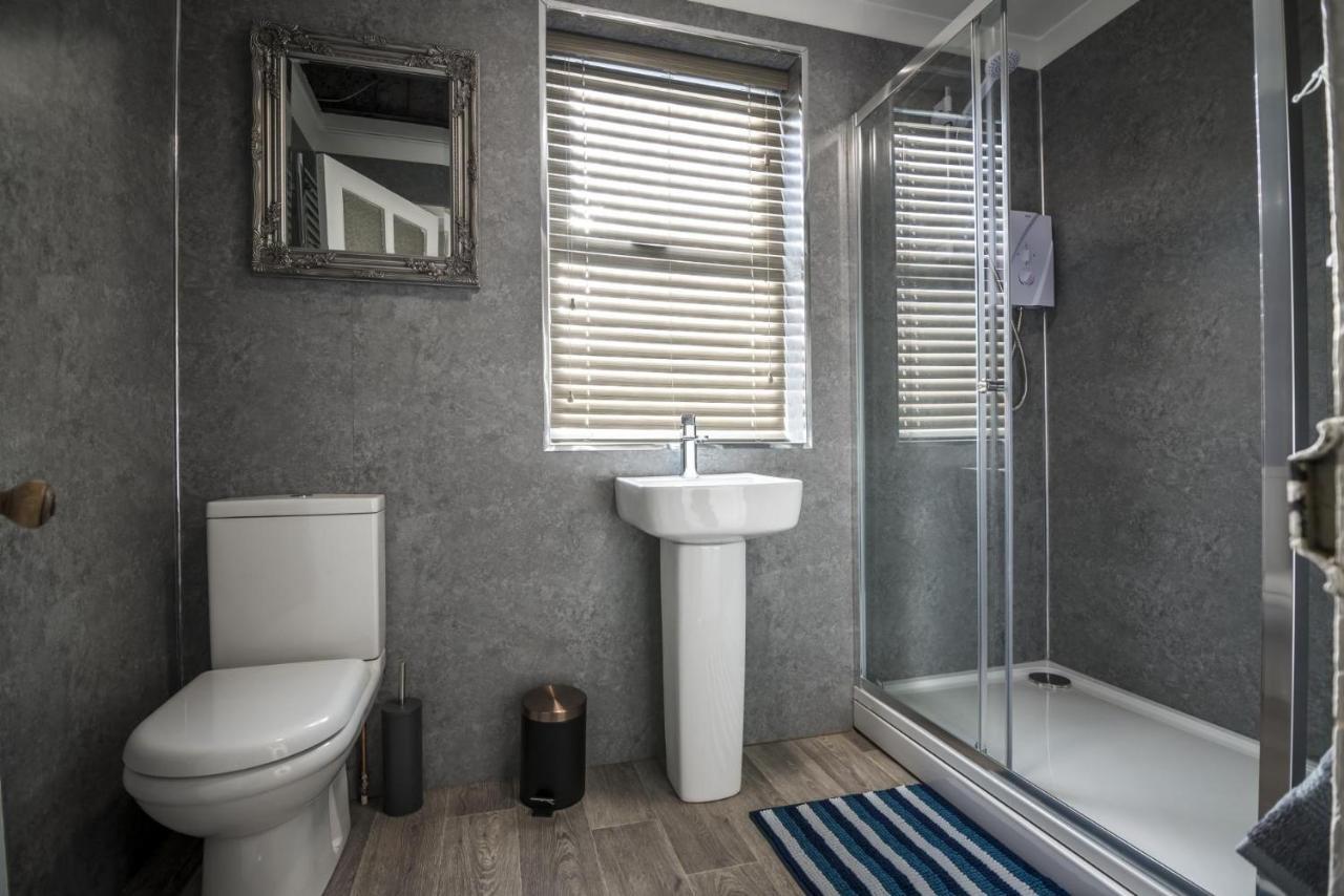 Ivydene - 3 Bedroom Holiday Home - テンビー エクステリア 写真